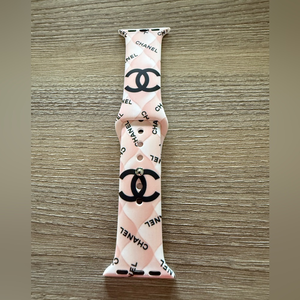 FASHION Silicone Apple Watch Band - Picture 2 of 3